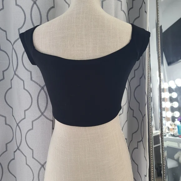 Top - Picture 2 of 2